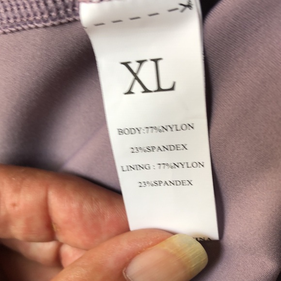 Cute dress with shorts underneath and 2 pockets on each leg - Picture 5 of 6